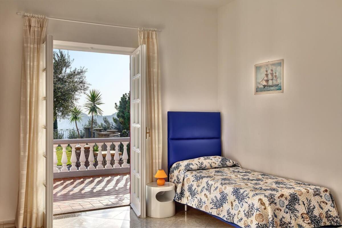 Villa Relais Mamma Mia Sea Views Pool & Terraces à Massa Lubrense Extérieur photo