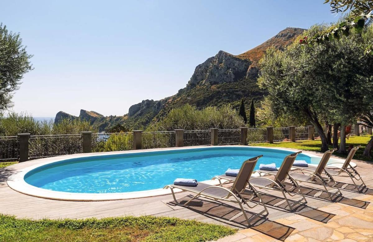 Villa Relais Mamma Mia Sea Views Pool & Terraces à Massa Lubrense Extérieur photo