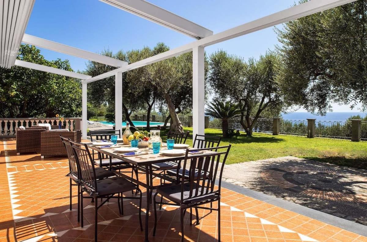 Villa Relais Mamma Mia Sea Views Pool & Terraces à Massa Lubrense Extérieur photo